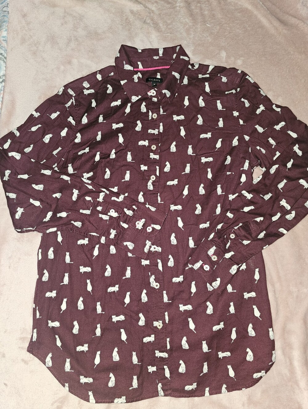 Talbots Womens Long Sleeve Burgundy Cat Cotton Button Down Shirt Sz M Novelty